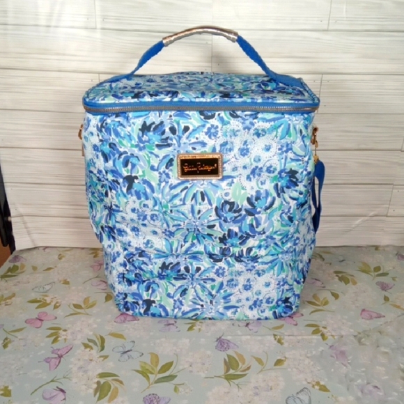 Lilly Pulitzer Insulated Wine Cooler Bag Or Drinks Blue Pinic Football Games - Picture 1 of 9